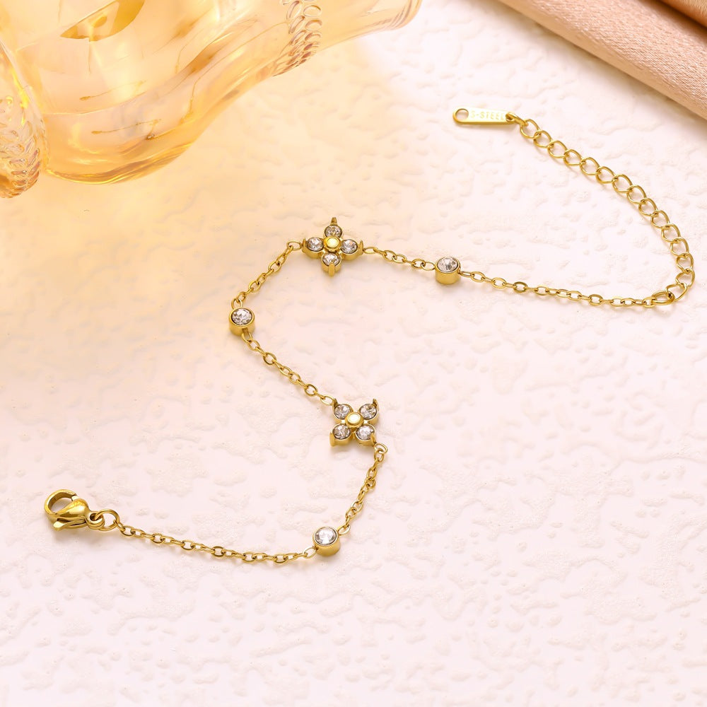 Simple And Versatile Retro Niche Floral Hand Jewelry