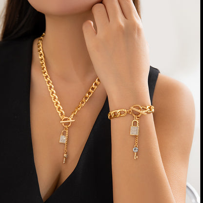 Womens Metal Heart Necklace And Bracelet Set