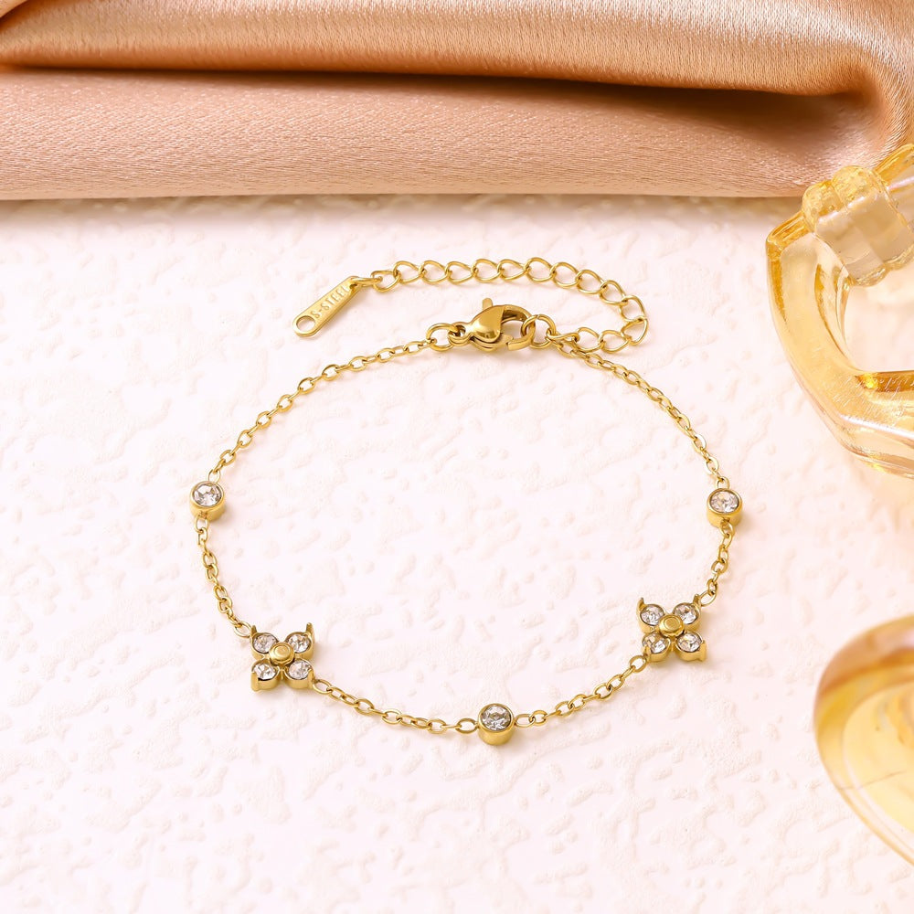 Simple And Versatile Retro Niche Floral Hand Jewelry