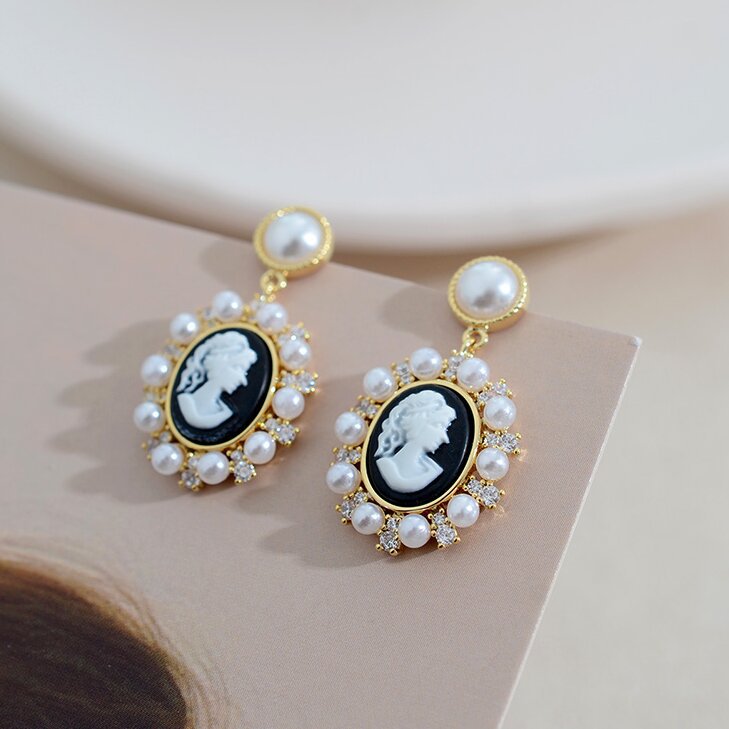 High-End Retro Baroque Relief Portrait Earrings